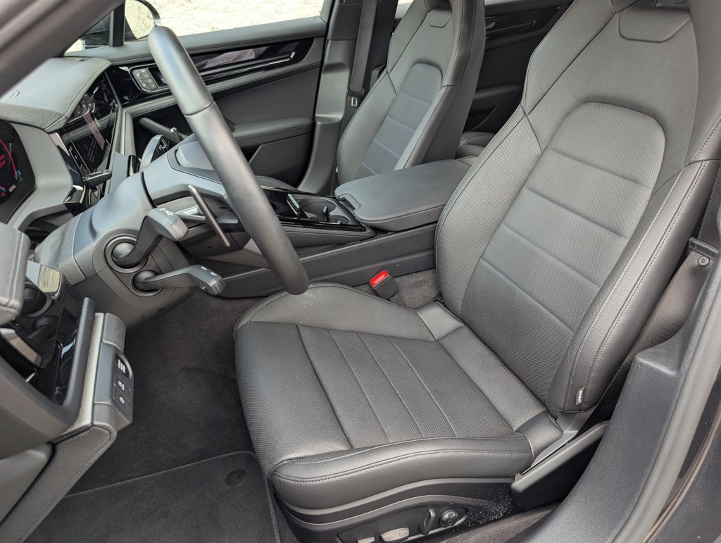 Certified 2026 Porsche Panamera 4 AWD/4WD image 5