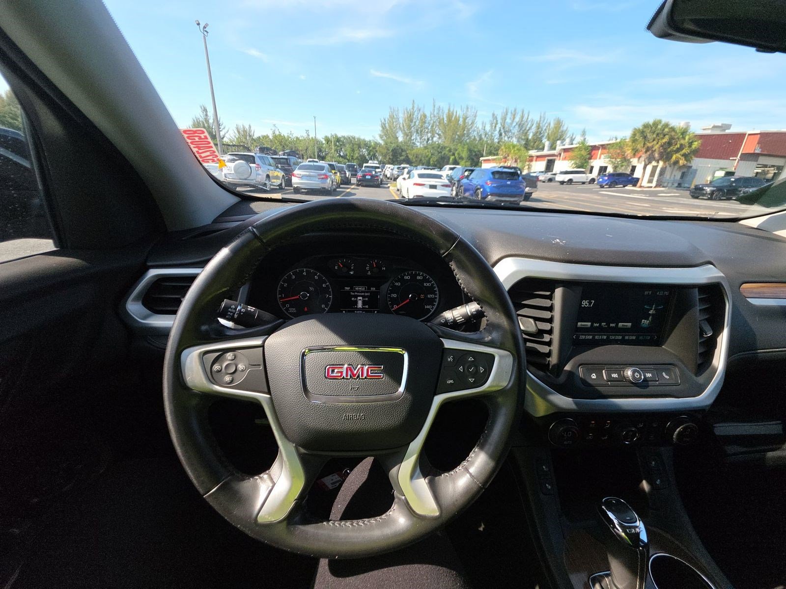 Used 2019 GMC Acadia SLE FWD image 11