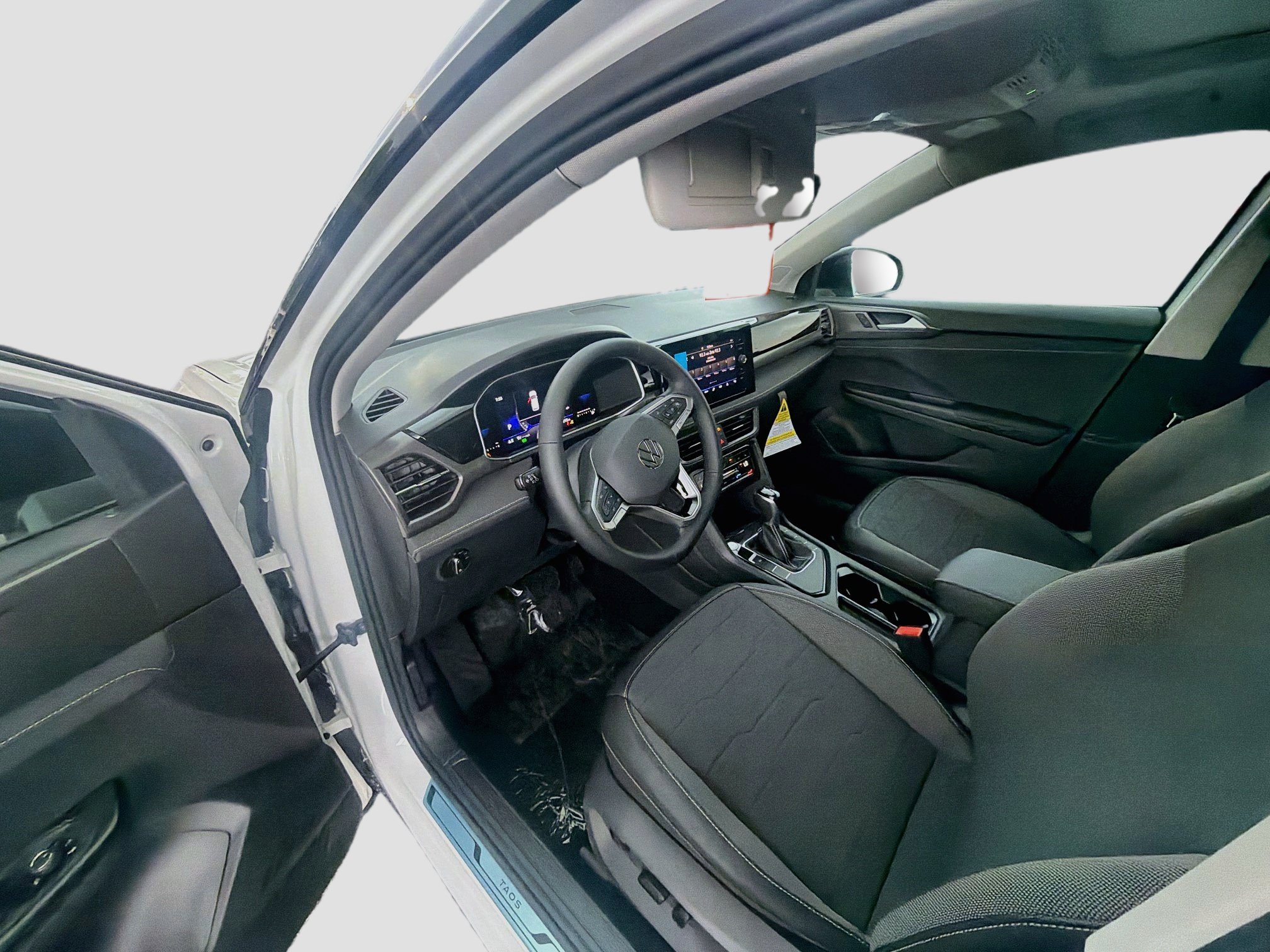 New 2026 Volkswagen Taos SE FWD image 9