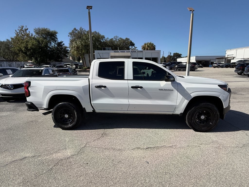Used 2026 Chevrolet Colorado W/T RWD image 4