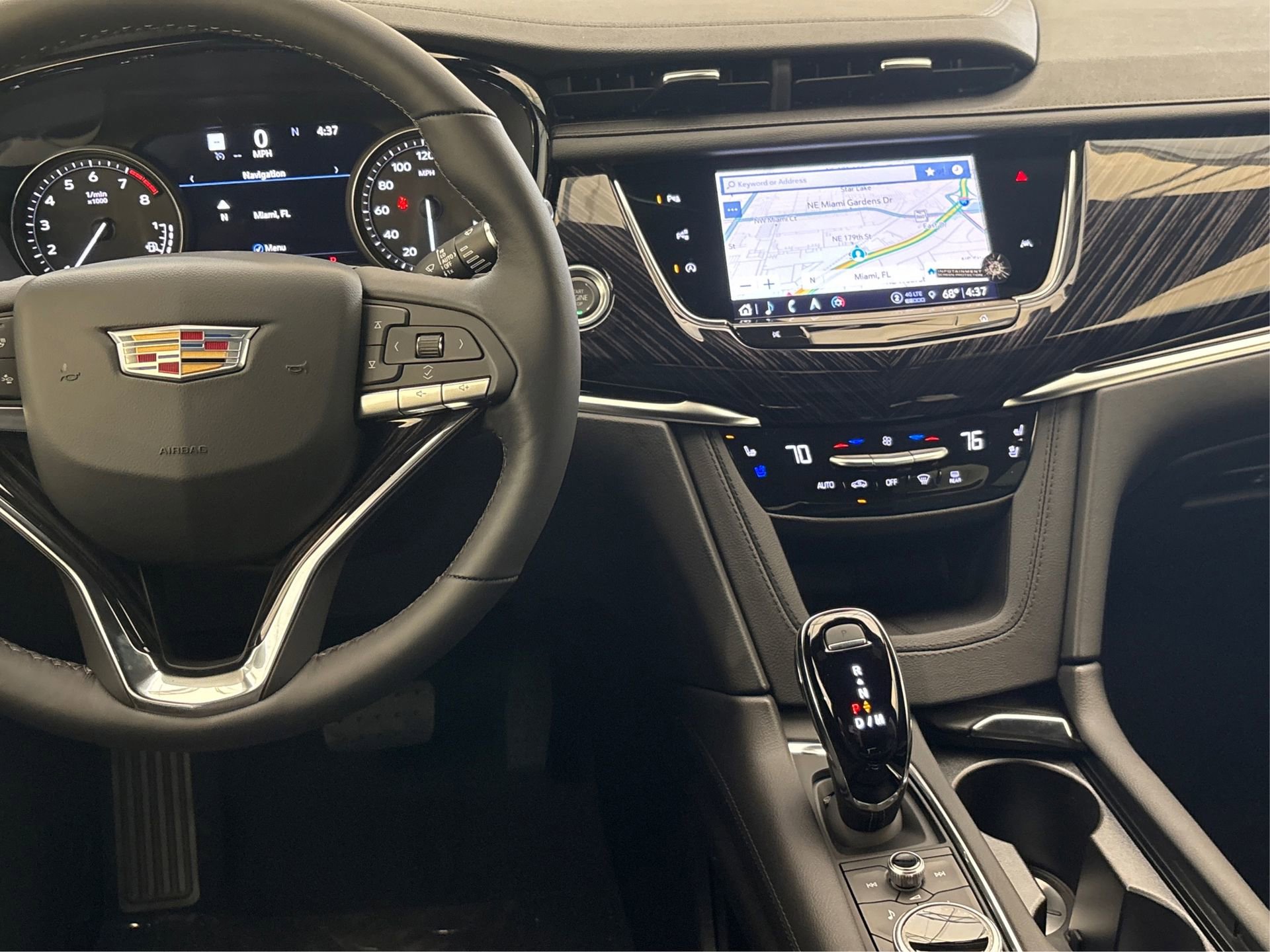 New 2025 Cadillac XT6 Premium Luxury w/ Technology Package FWD image 14