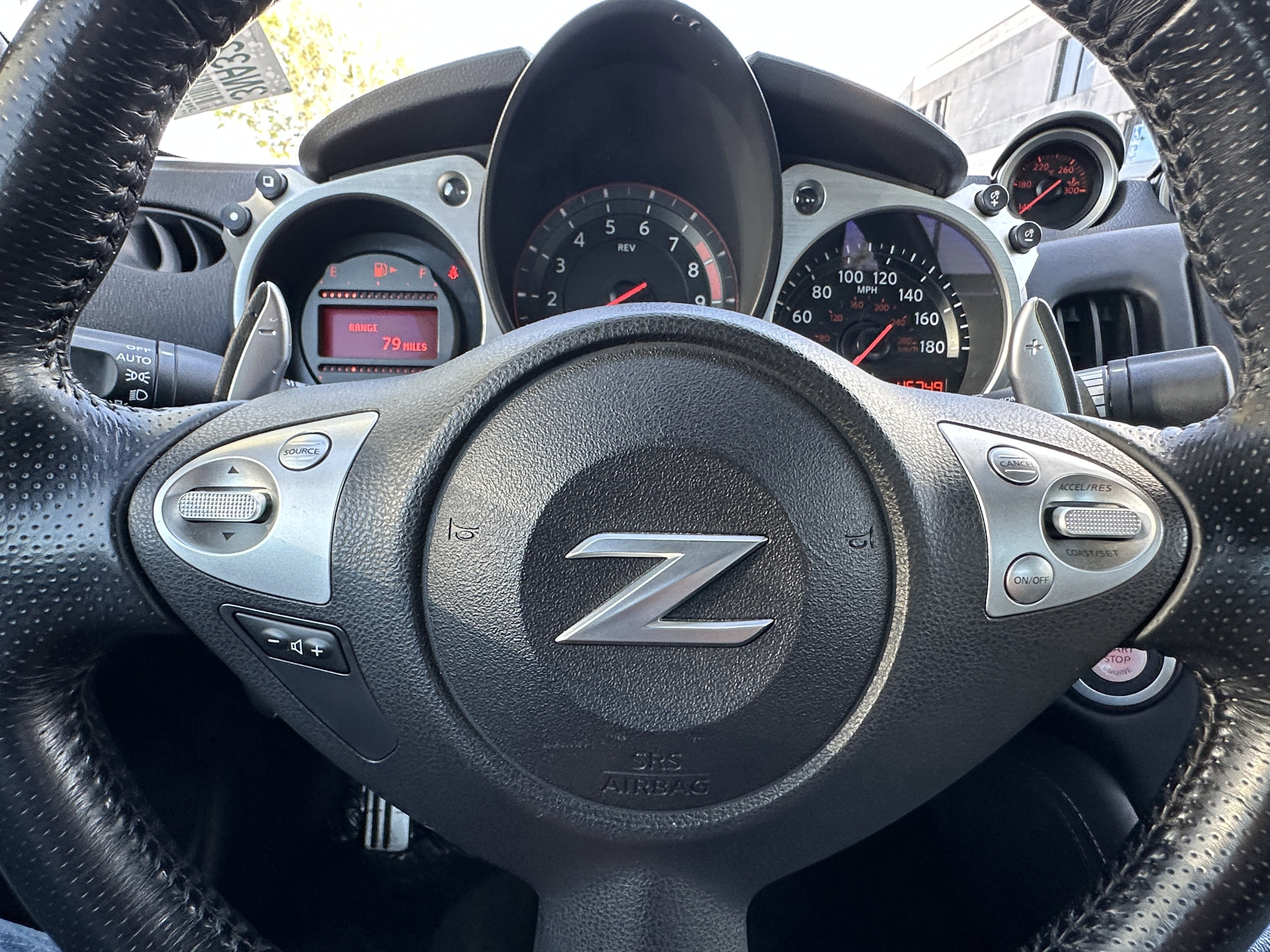 Used 2014 Nissan 370Z Roadster image 22