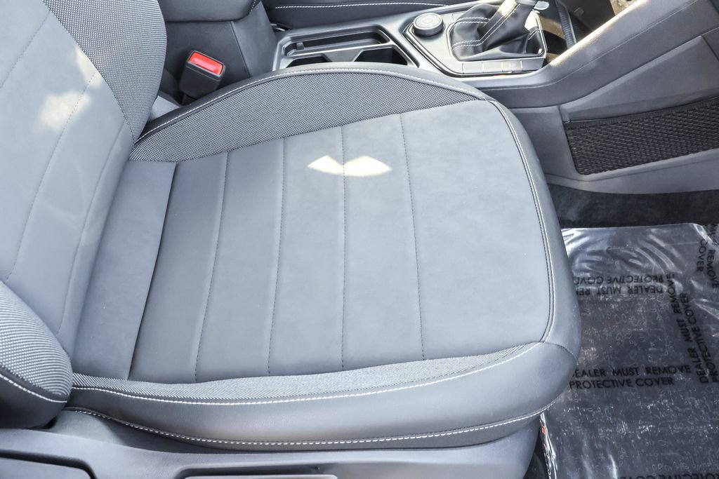 Used 2024 Volkswagen Taos SE image 38