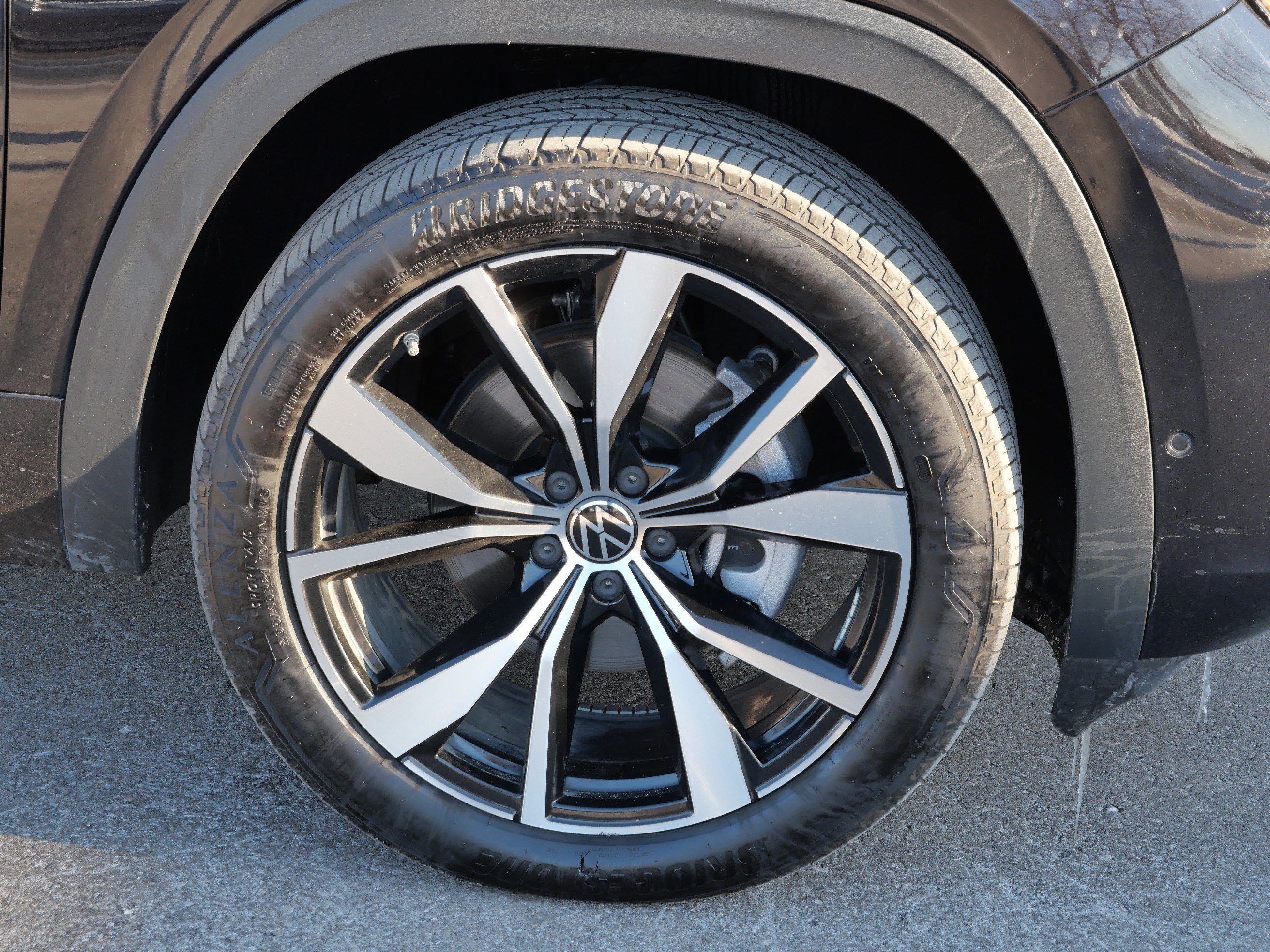 Certified 2025 Volkswagen Atlas SEL Premium R-Line image 15