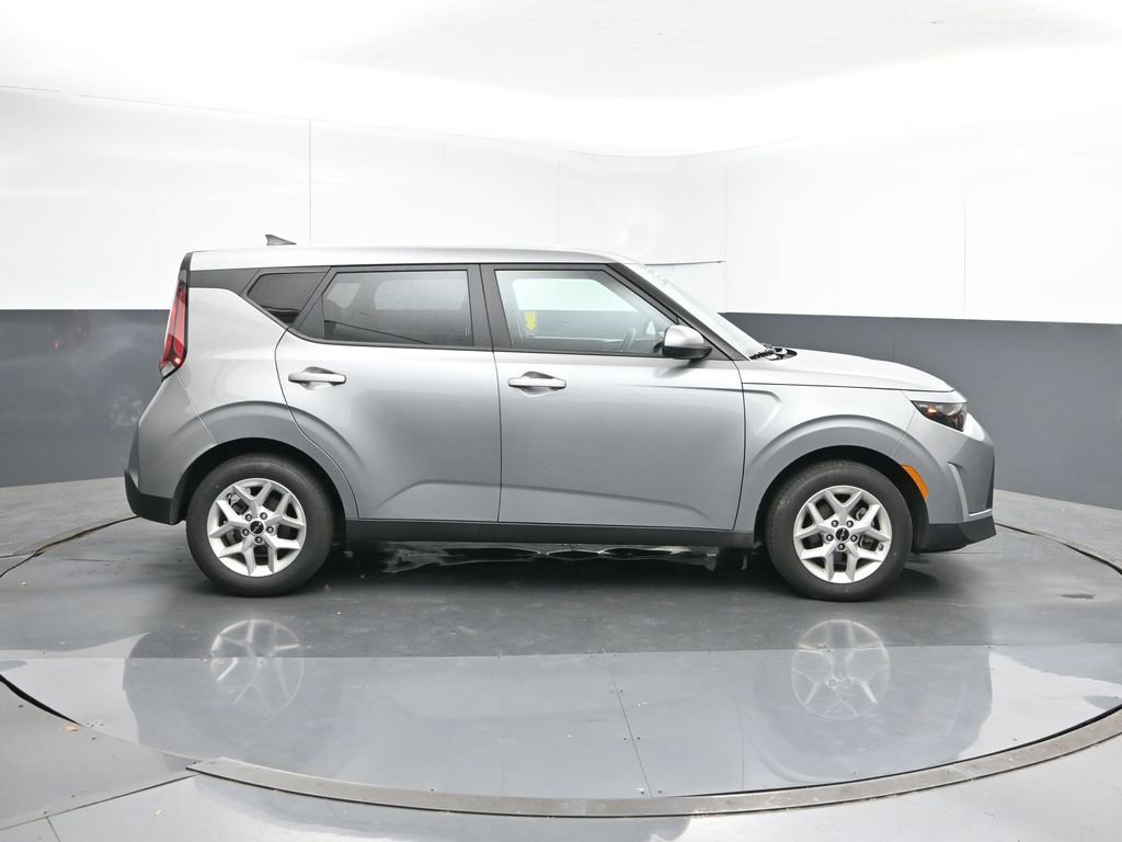 Used 2025 Kia Soul LX w/ LX Technology Package image 6