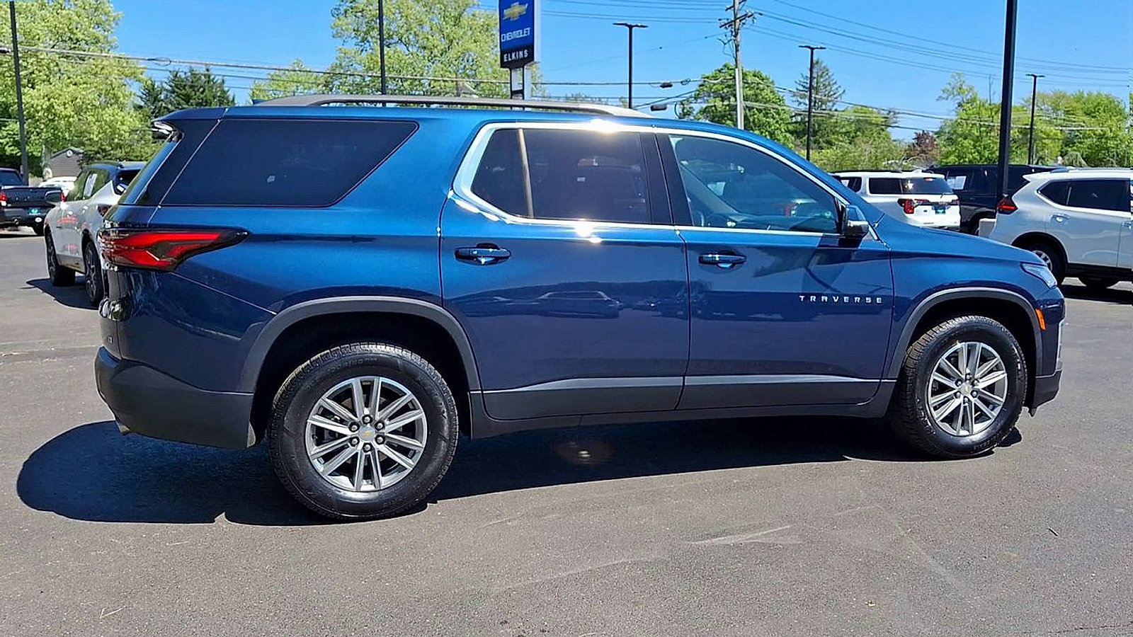 Certified 2023 Chevrolet Traverse LT FWD image 3
