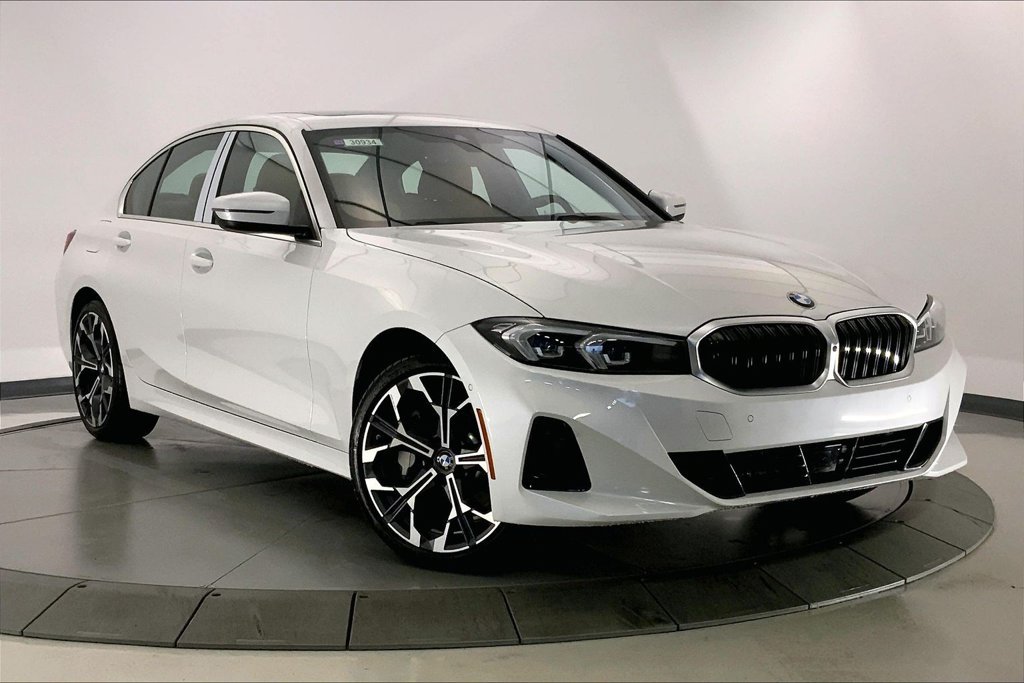 New 2026 BMW 330i xDrive Sedan w/ Premium Package AWD/4WD image 11