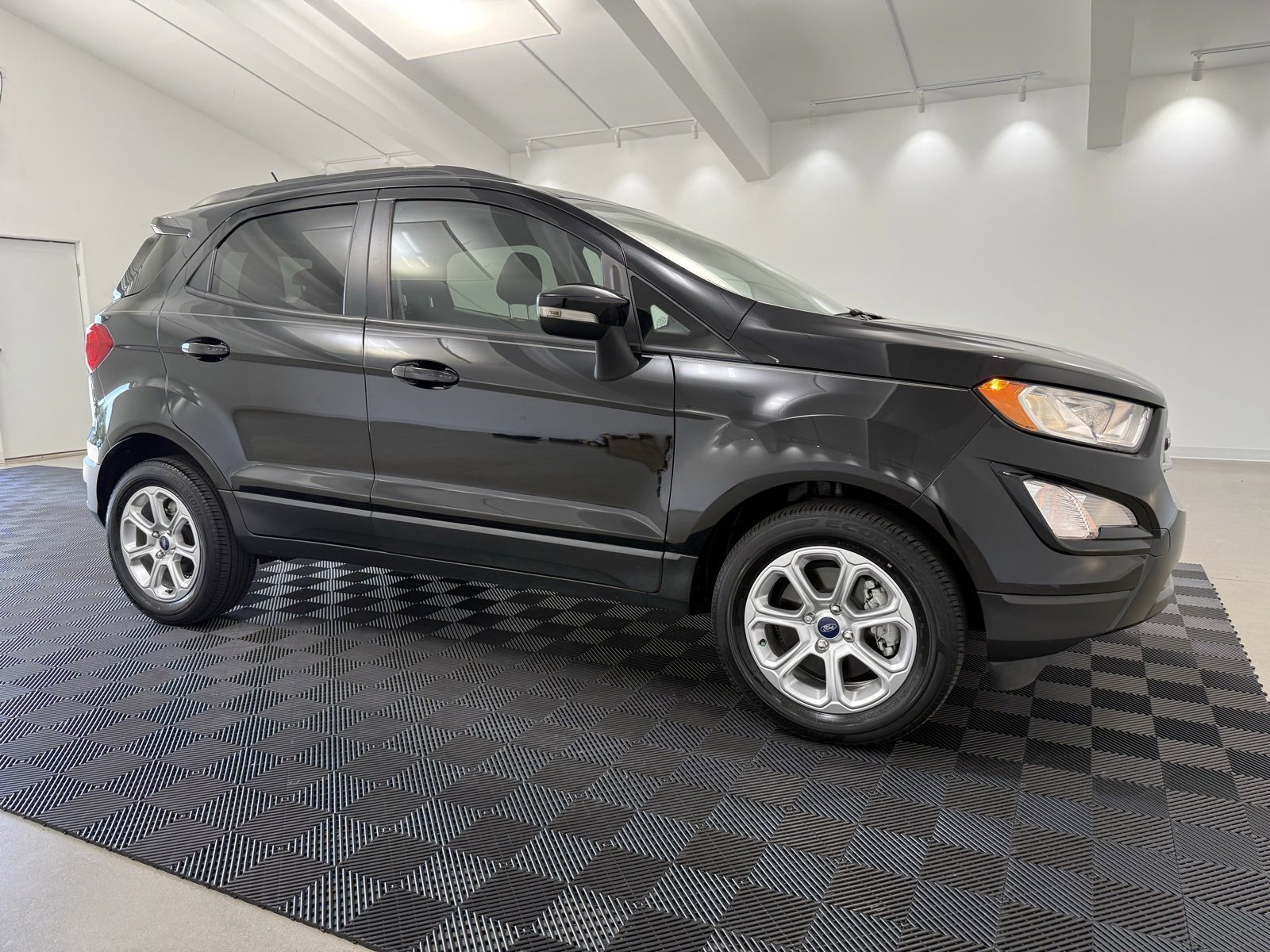 Used 2020 Ford EcoSport SE w/ SE Convenience Package