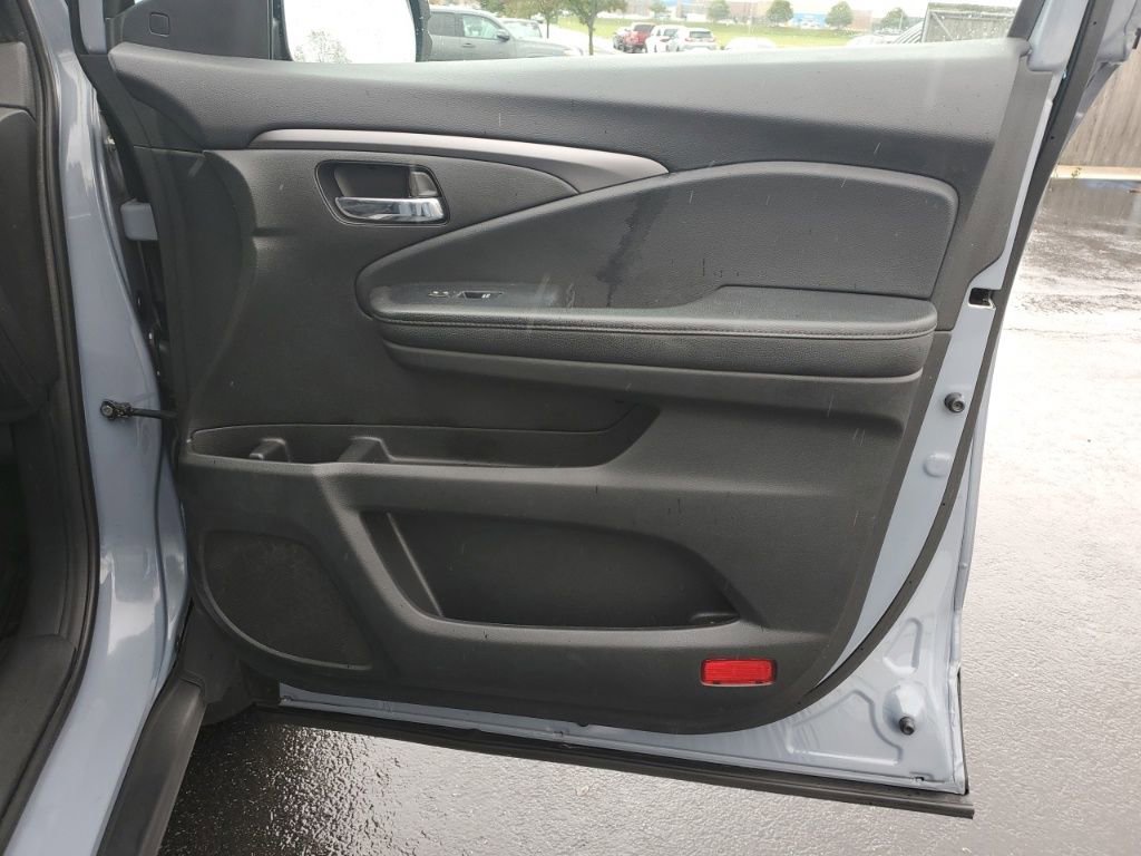 Used 2022 Honda Pilot Sport image 29