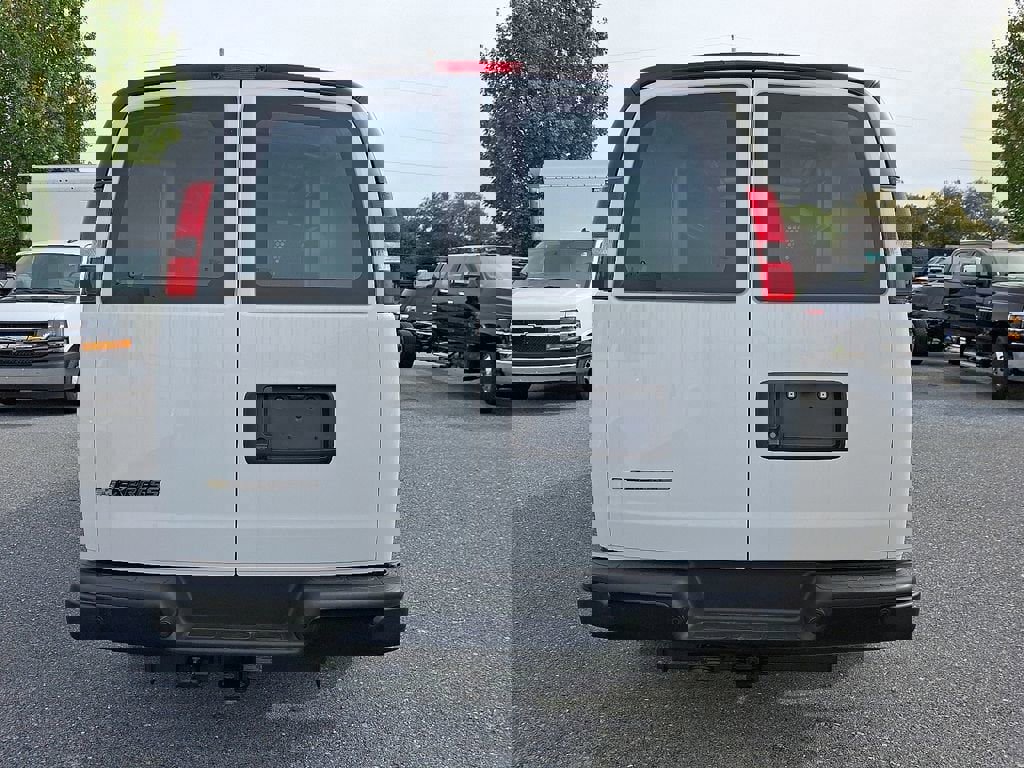 New 2025 Chevrolet Express 3500 w/ Driver Convenience Package image 5