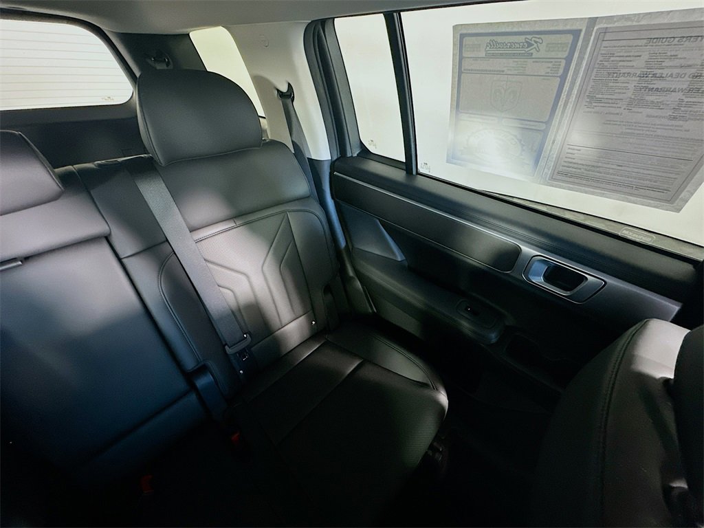 Used 2025 Hyundai Santa Fe XRT image 14