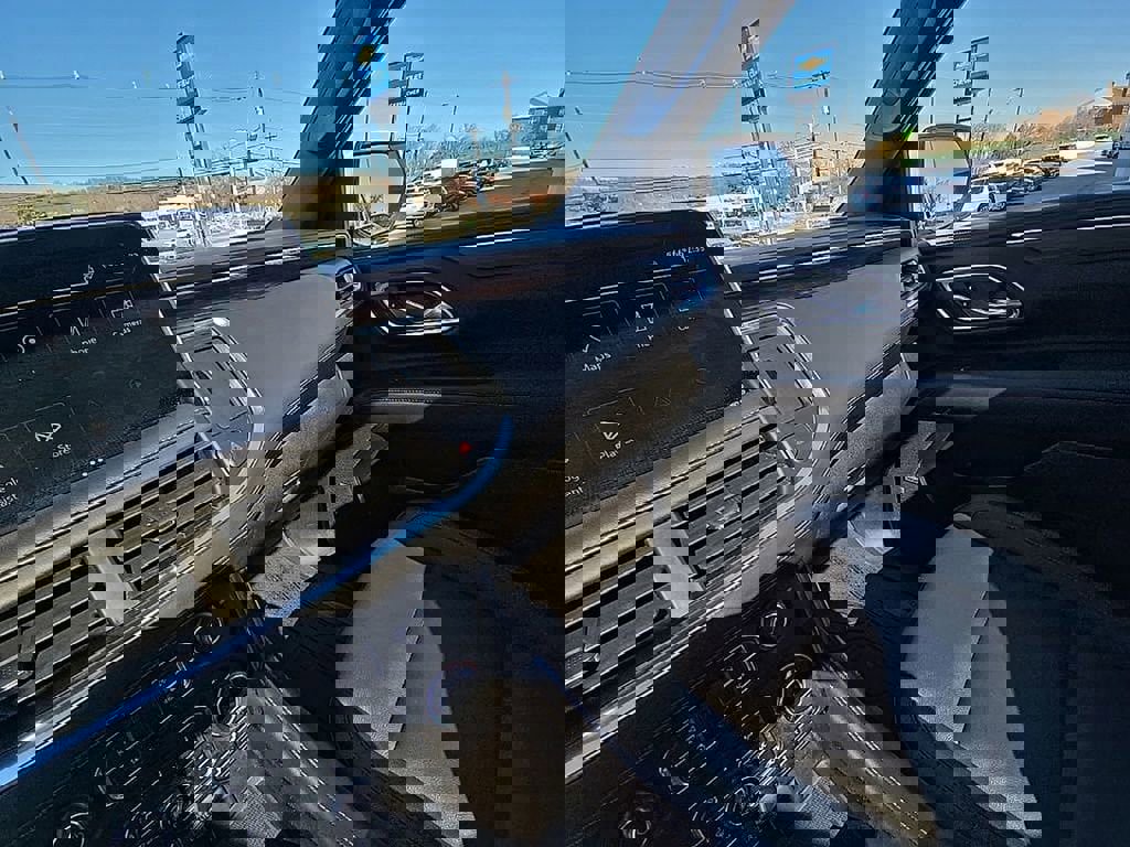 Used 2024 Chevrolet Tahoe Z71 w/ Luxury Package image 18