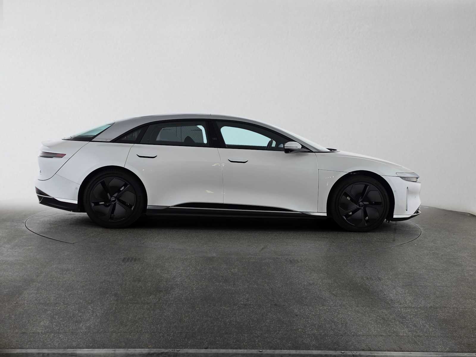 Used 2023 Lucid Air Touring AWD/4WD image 2