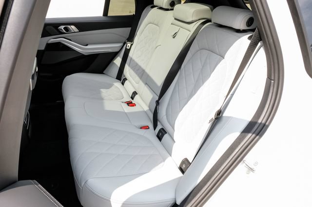 Used 2026 BMW X5 xDrive40i w/ M Sport Package AWD/4WD image 46