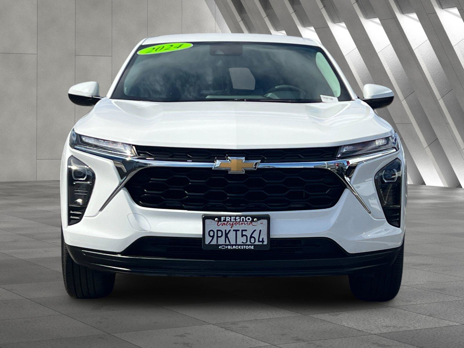 Used 2024 Chevrolet Trax LS w/ LS Convenience Package FWD image 9