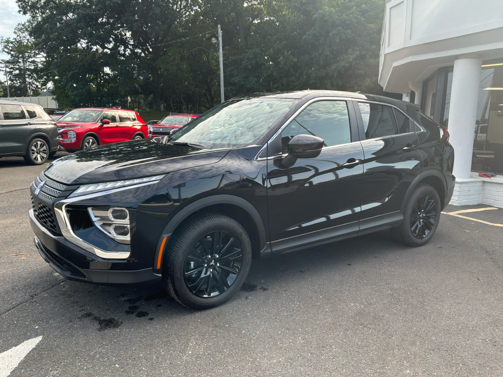 New 2025 Mitsubishi Eclipse Cross LE AWD/4WD image 1