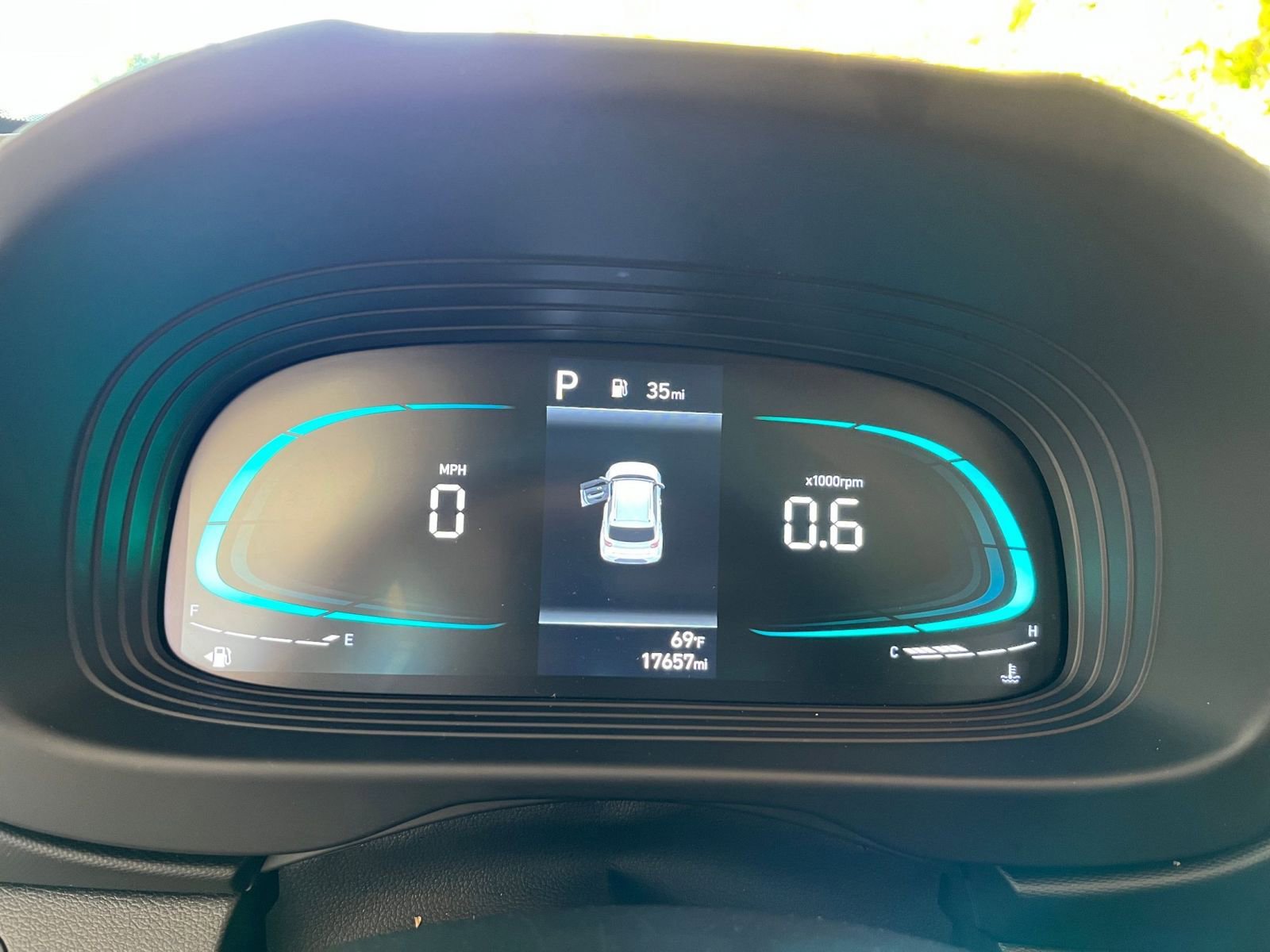 Used 2025 Hyundai Venue SEL image 36