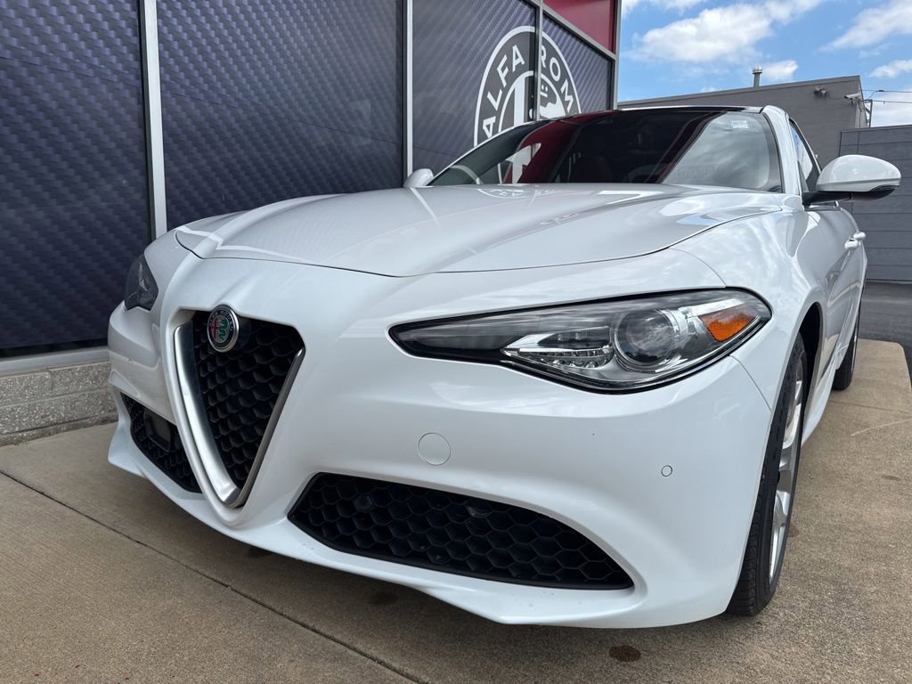 Used 2021 Alfa Romeo Giulia Ti AWD/4WD image 18