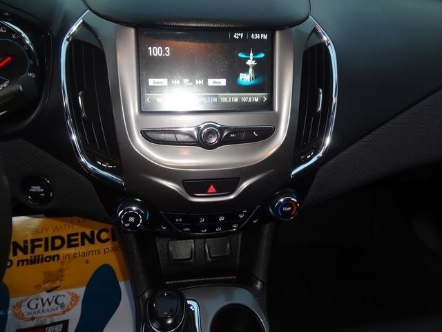 Used 2018 Chevrolet Cruze LT FWD image 25