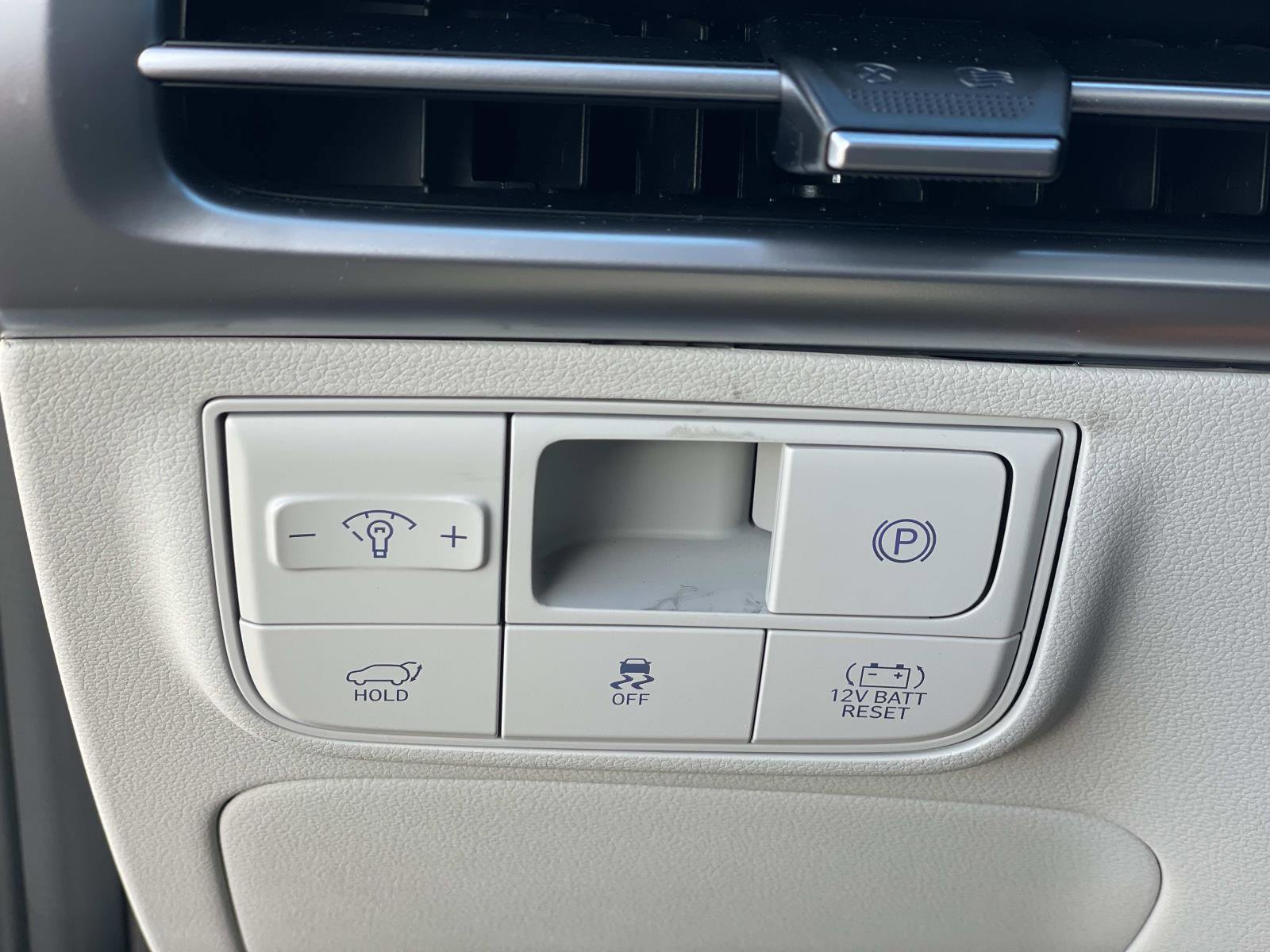 Used 2025 Hyundai Tucson Limited image 19