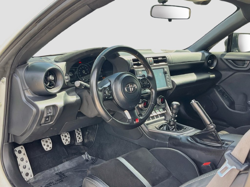 Used 2024 Toyota GR86 Premium RWD image 9