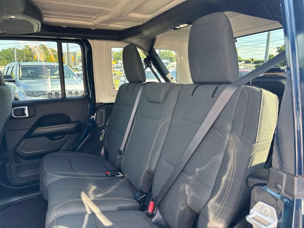 Used 2025 Jeep Wrangler Unlimited Sahara AWD/4WD image 22