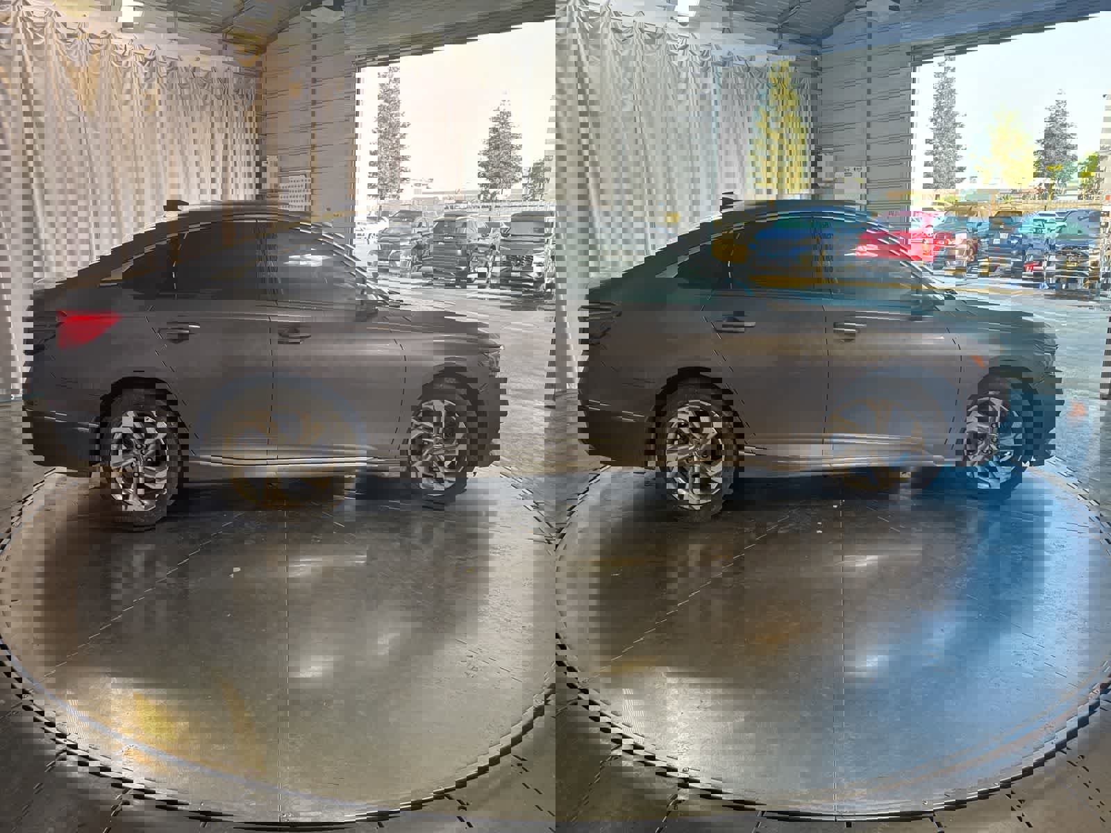 Used 2018 Honda Accord EX-L image 3