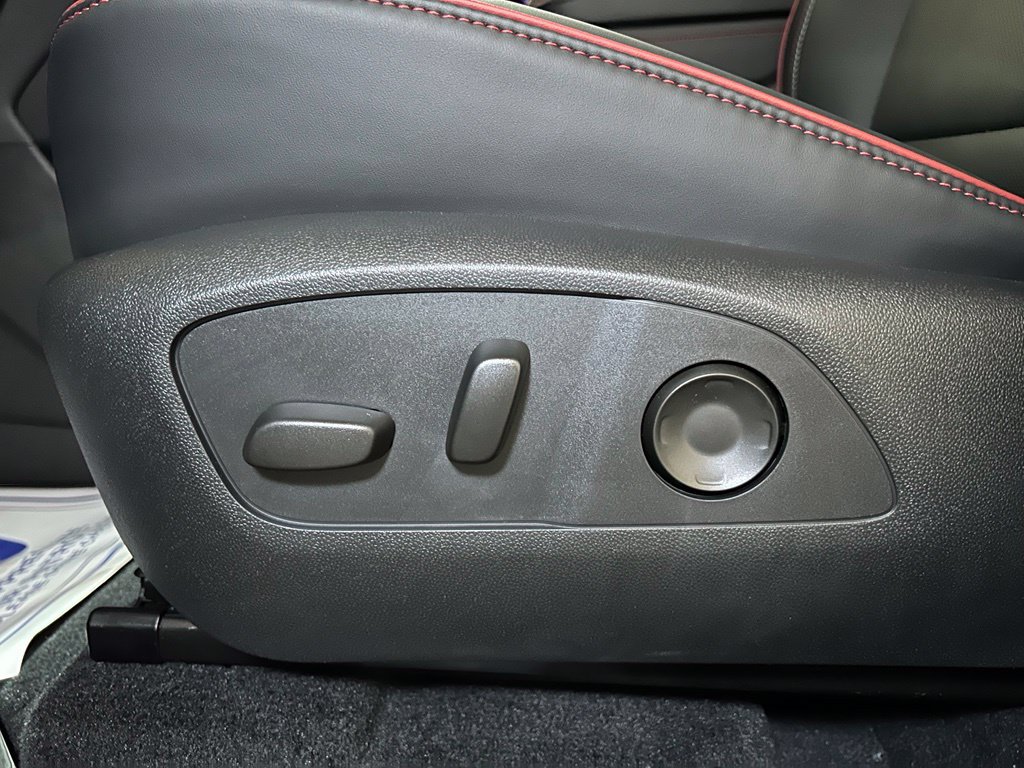 New 2027 Chevrolet Traverse RS w/ LPO, Floor Liner Package AWD/4WD image 24