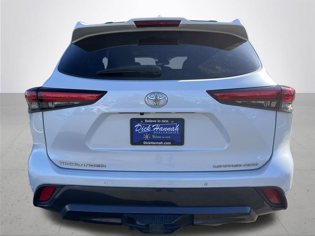 Used 2022 Toyota Highlander Limited image 7