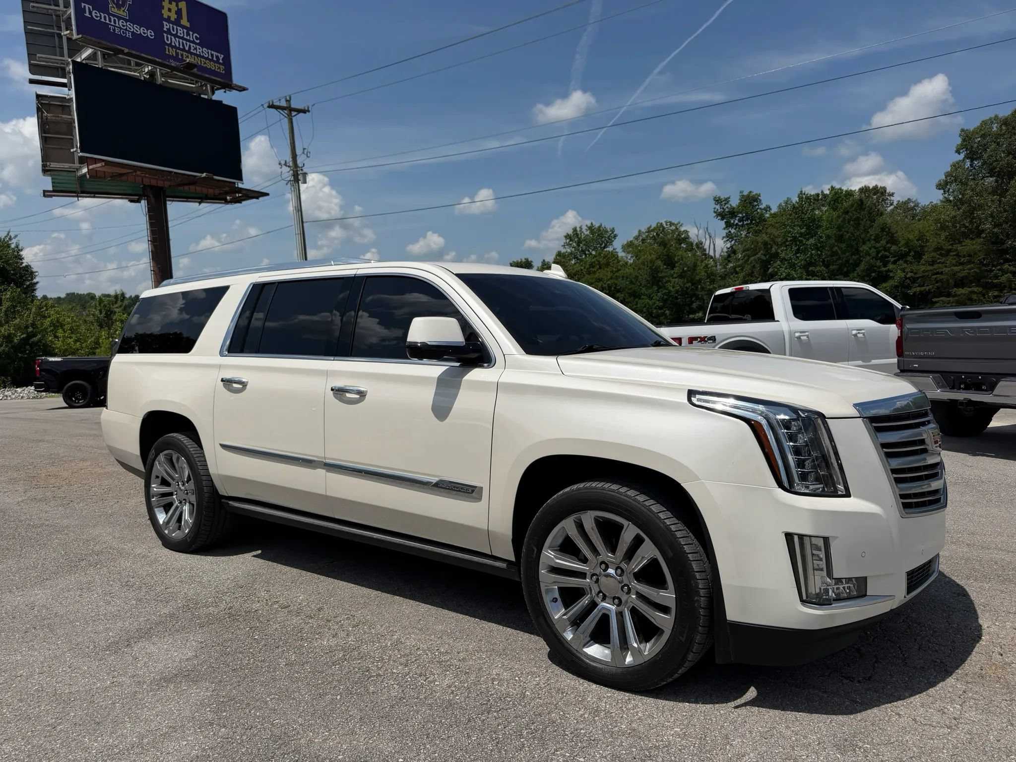 Used 2015 Cadillac Escalade ESV Platinum AWD/4WD image 6