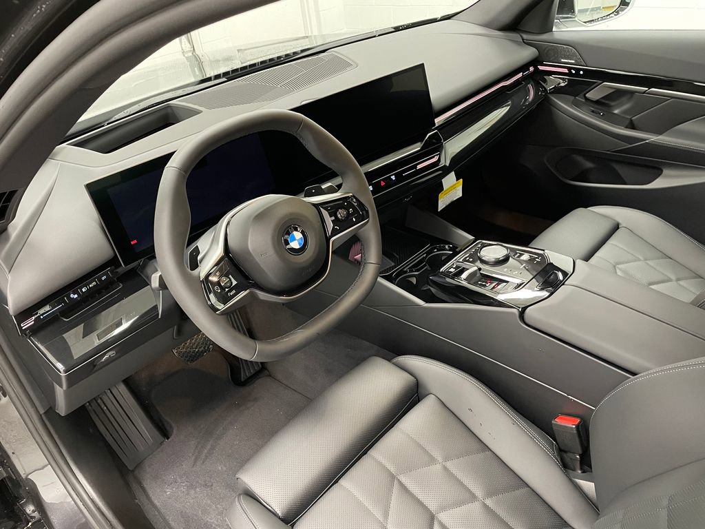 Used 2025 BMW 530i xDrive image 29