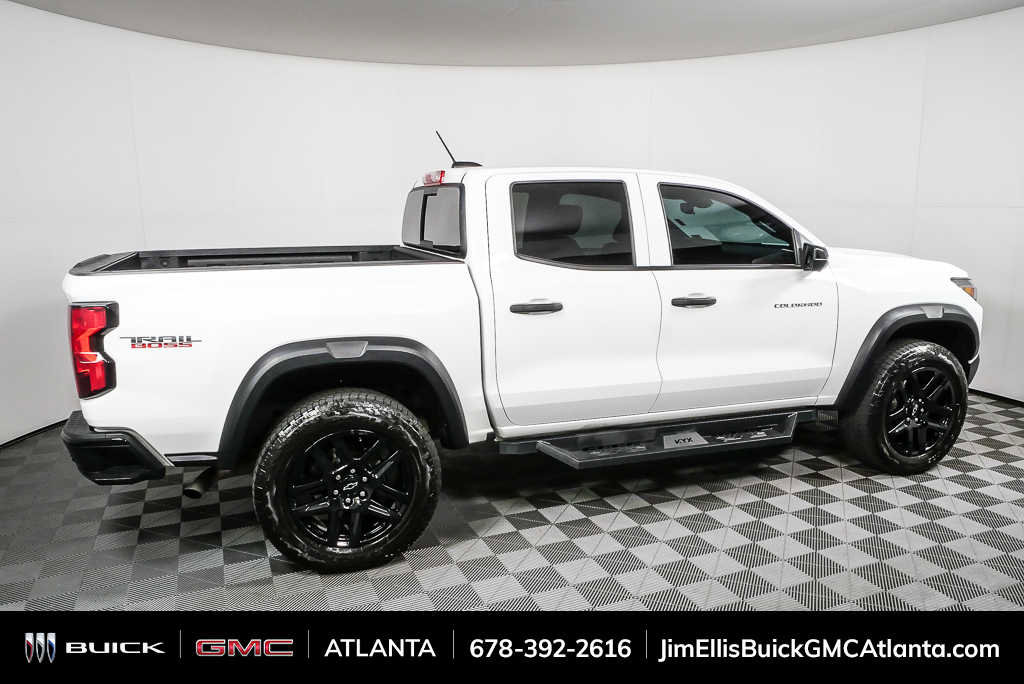 Used 2024 Chevrolet Colorado Trail Boss w/ Technology Package image 2