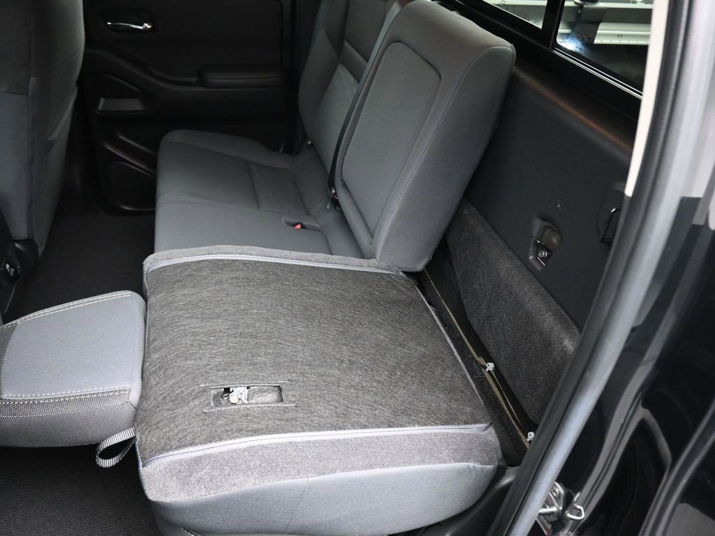 Used 2024 Nissan Frontier SV w/ SV Convenience Package image 33