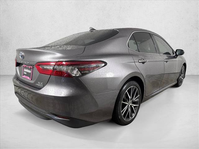 Used 2022 Toyota Camry XLE FWD image 3