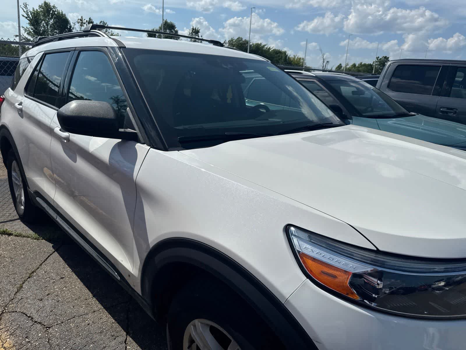 Used 2023 Ford Explorer XLT w/ Equipment Group 202A AWD/4WD image 26