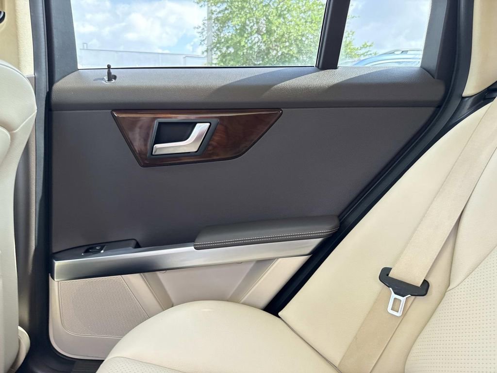 Used 2015 Mercedes-Benz GLK 350 2WD image 19