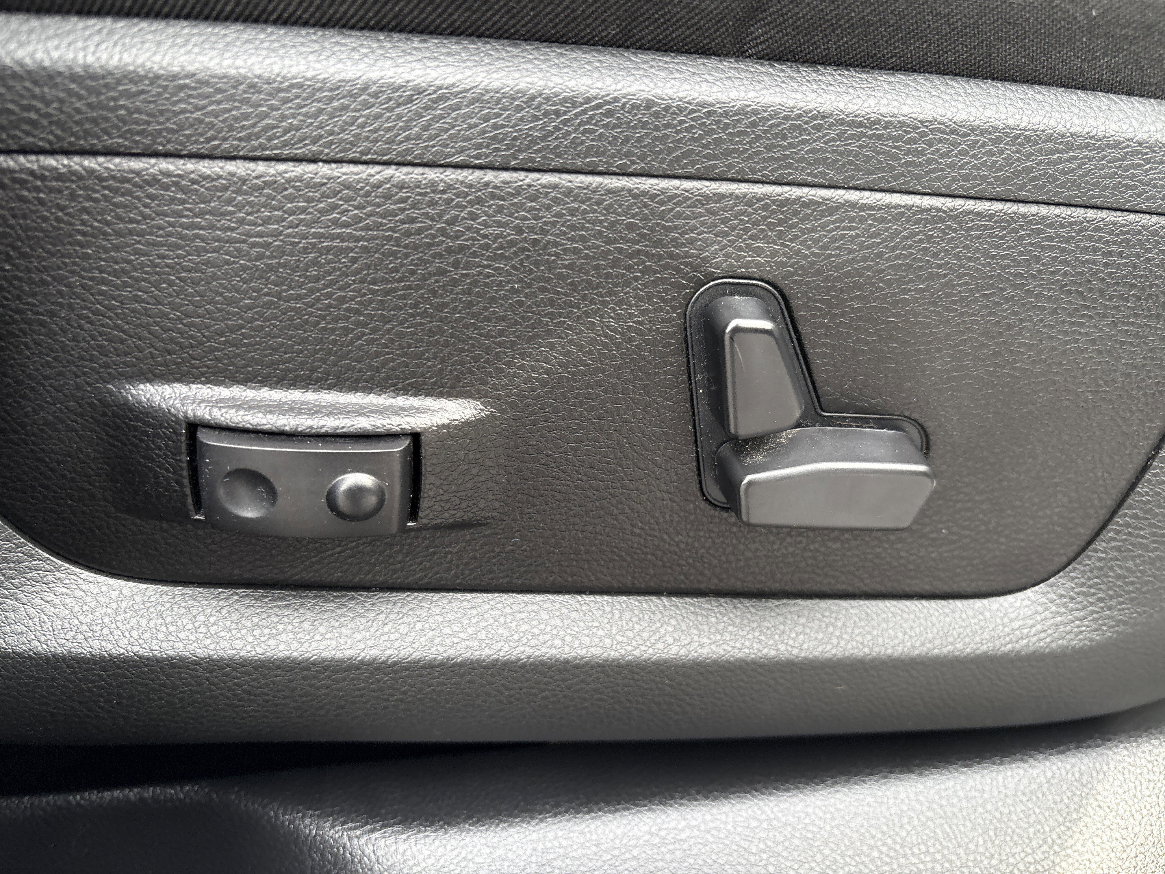 Used 2024 RAM 3500 Laramie w/ Night Edition image 10