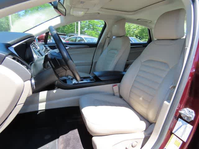 Used 2017 Ford Fusion SE FWD image 12