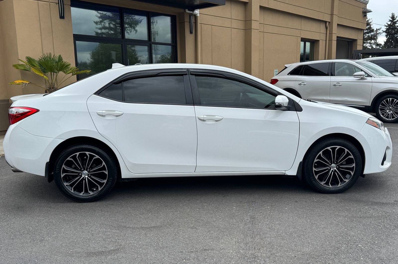 Used 2015 Toyota Corolla S FWD image 8