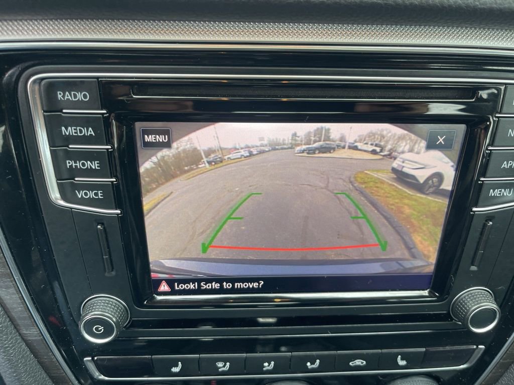 Used 2018 Volkswagen Passat 2.0T SEL Premium image 15