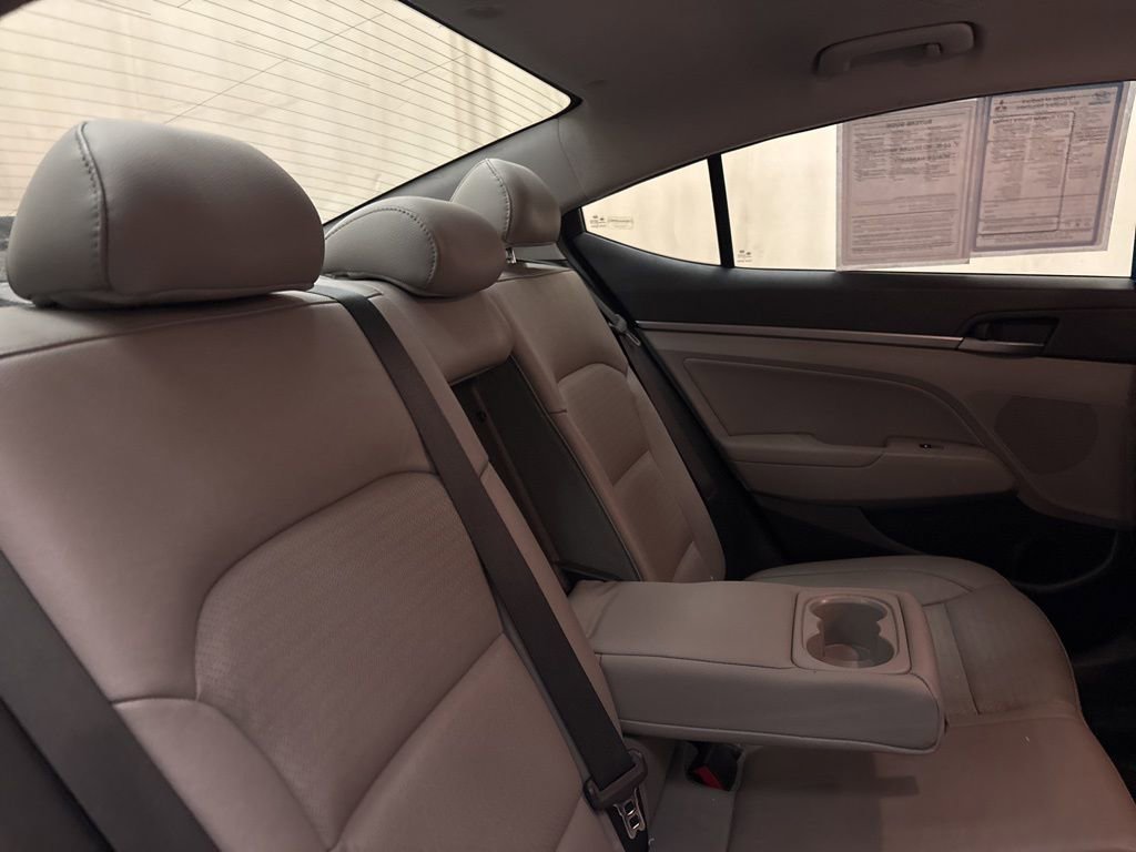 Used 2017 Hyundai Elantra Limited image 22