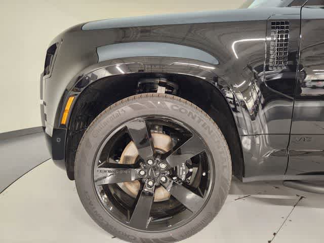 New 2026 Land Rover Defender 110 V8 AWD/4WD image 17