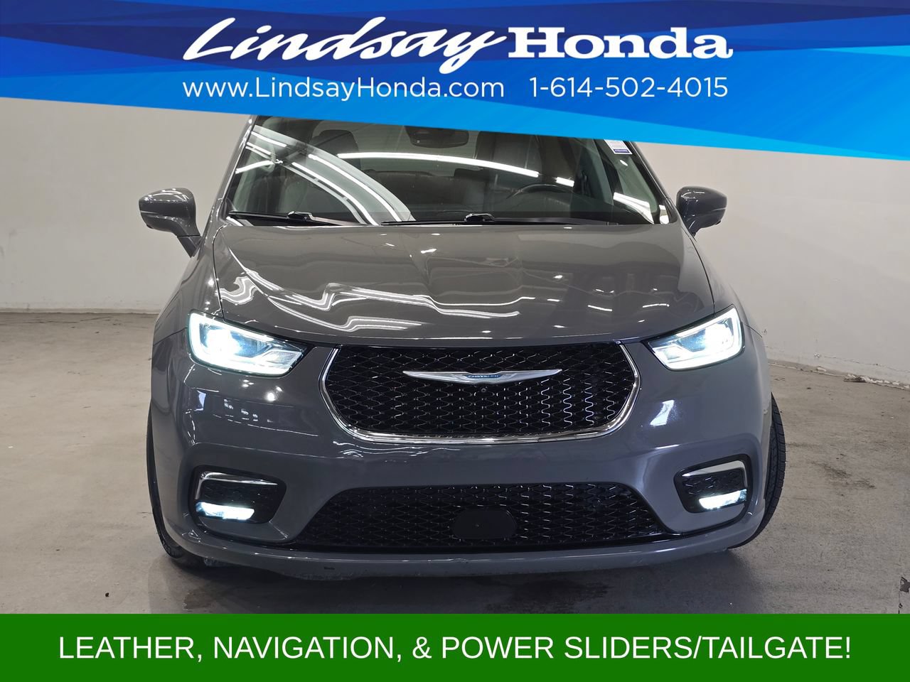 Used 2021 Chrysler Pacifica Touring-L FWD image 2