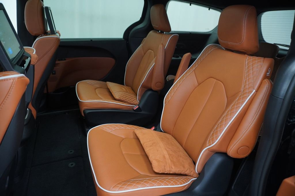 Used 2024 Chrysler Pacifica Pinnacle image 19