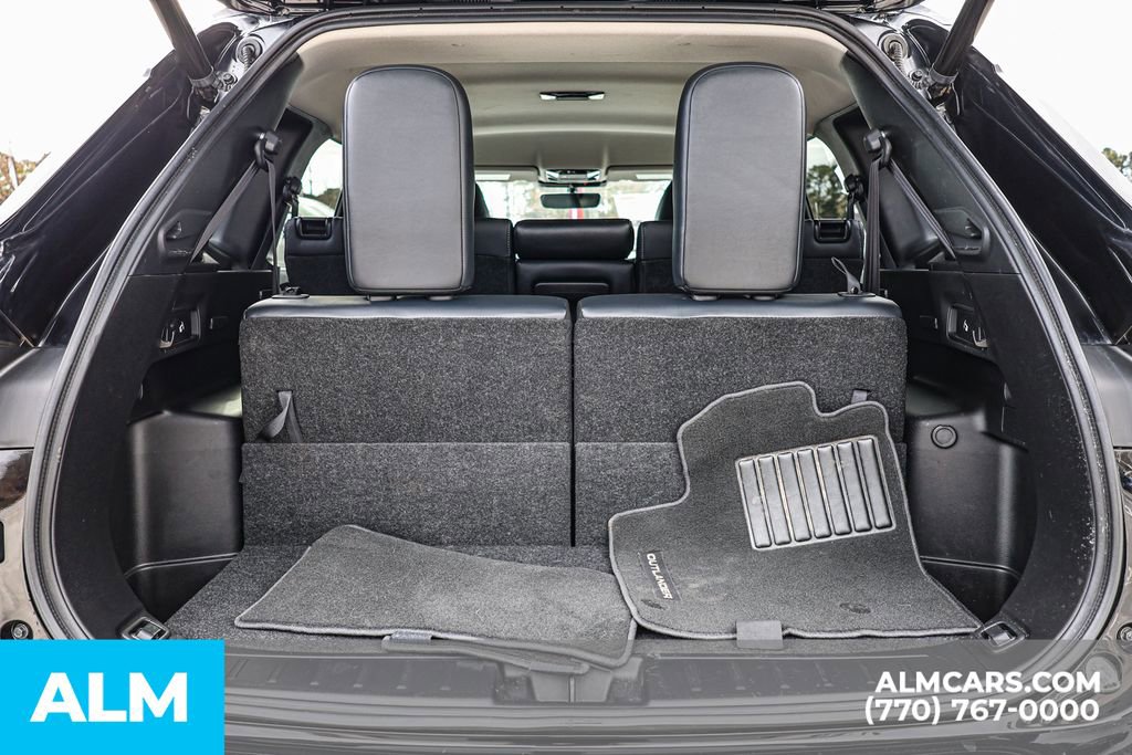 Used 2025 Mitsubishi Outlander SE image 25