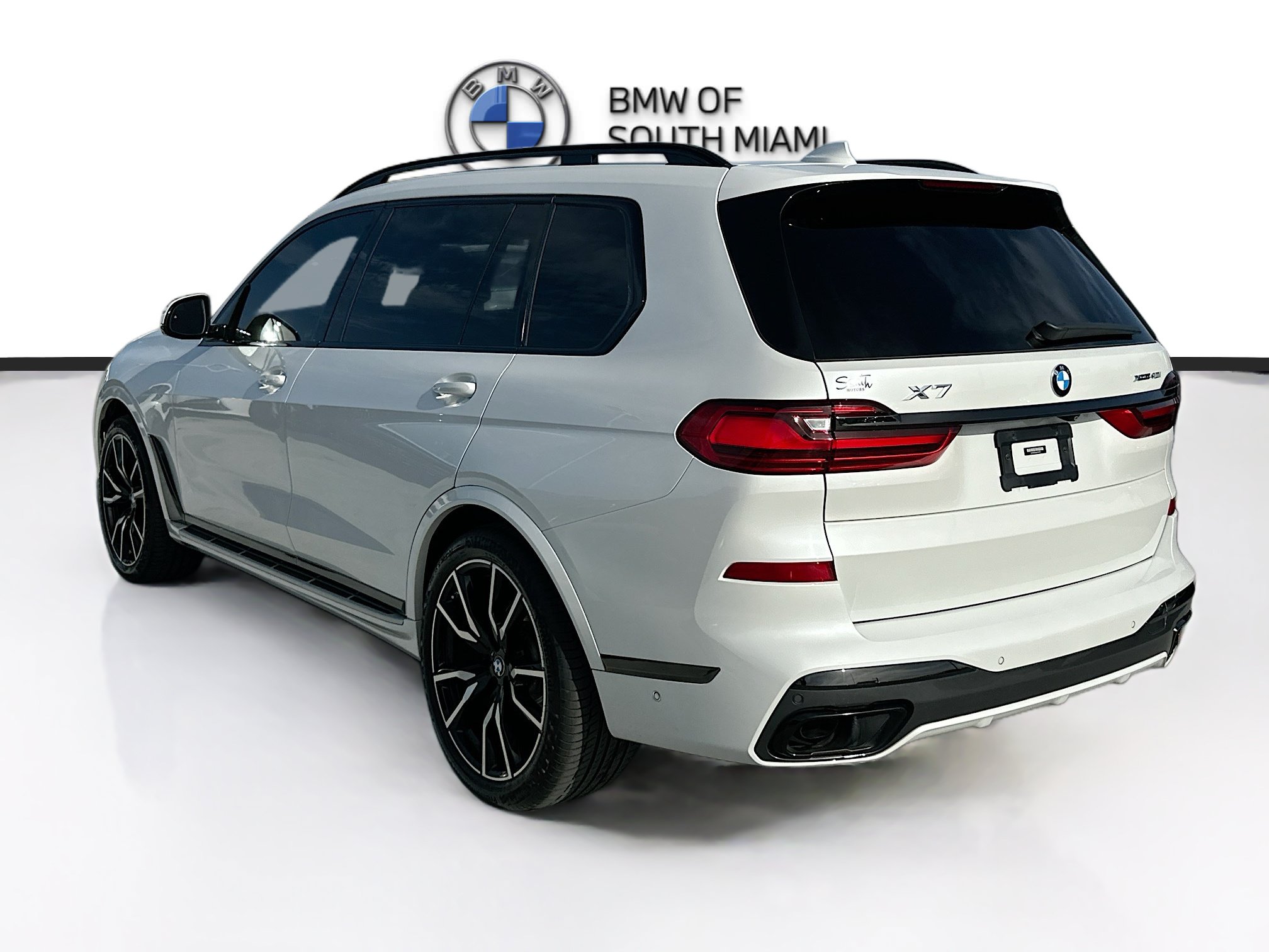 Used 2021 BMW X7 xDrive40i w/ M Sport Package AWD/4WD image 5