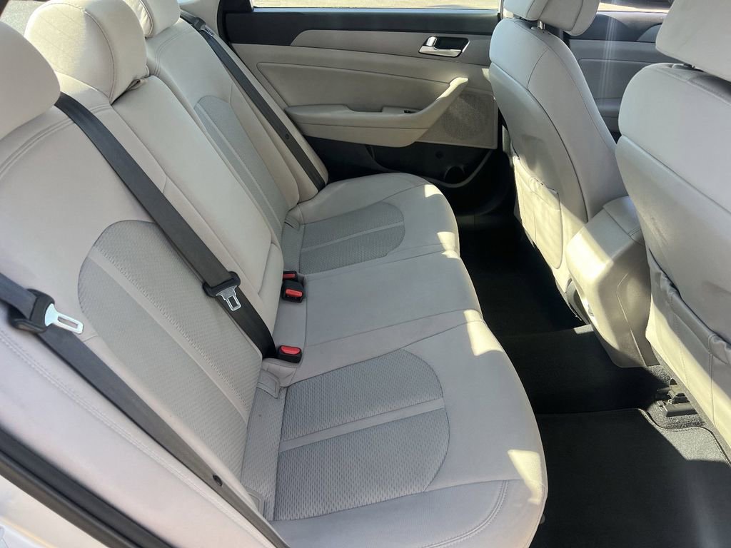 Used 2015 Hyundai Sonata SE w/ Option Group 09 image 14