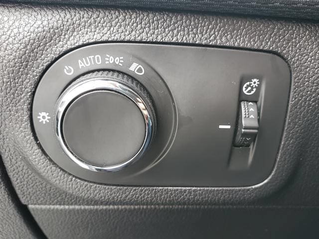 Used 2017 Chevrolet Cruze LT w/ Convenience Package FWD image 26