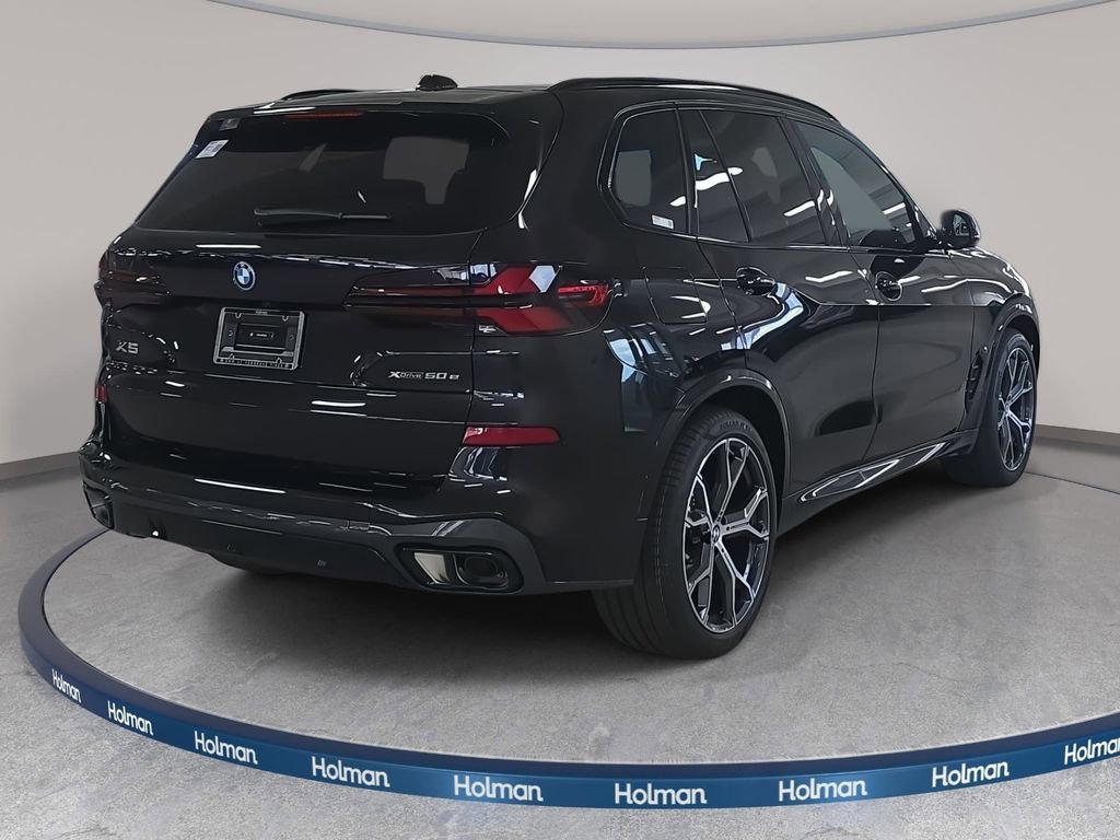 New 2026 BMW X5 xDrive50e w/ M Sport Package AWD/4WD image 4