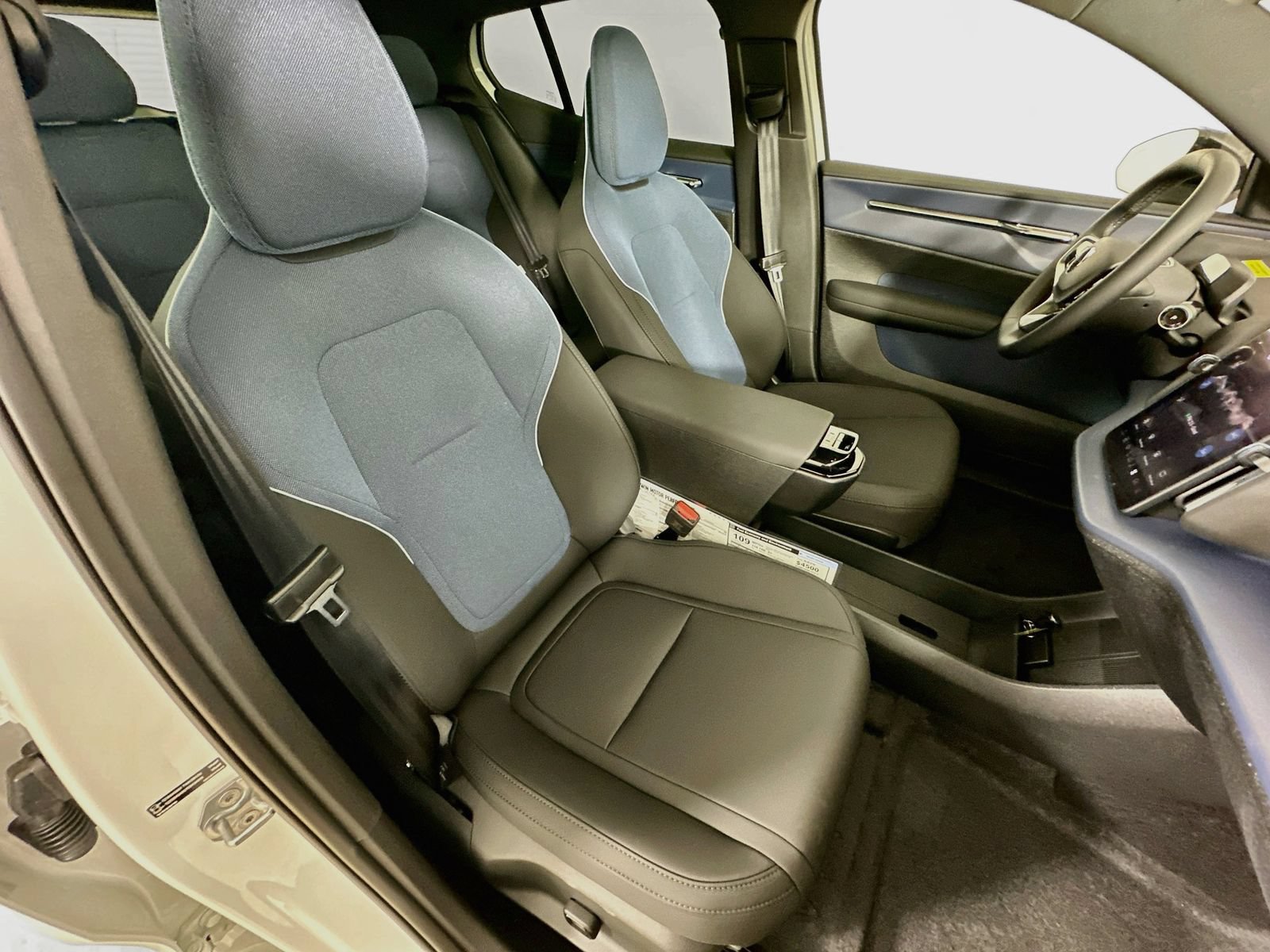 New 2026 Volvo EX30 Ultra w/ Protection Package Premier AWD/4WD image 40
